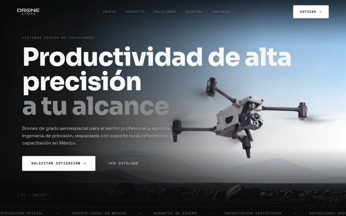 Página de inicio del sitio de DRONE STORE con un dron Autel en vuelo